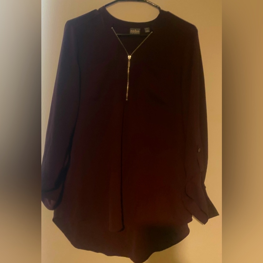 Women’s dress blouse with zipper